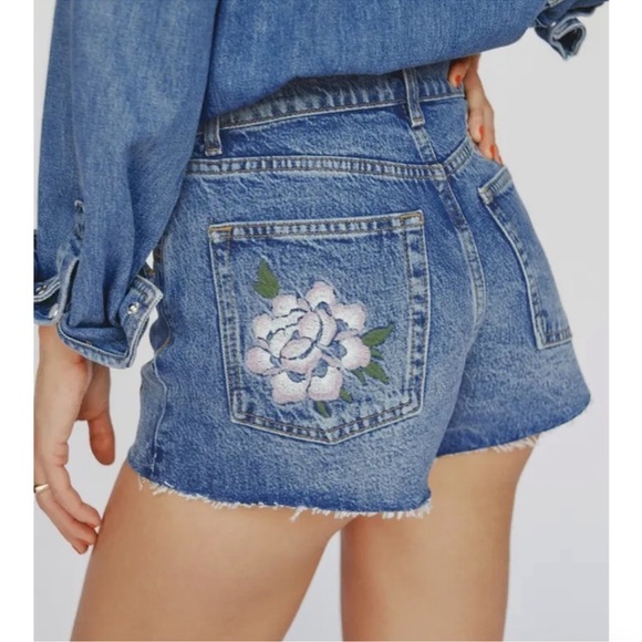 Reformation Charlie High Rise Jean Short in Fauna Embroidery NWT - Picture 2 of 6